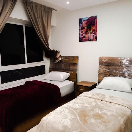 Amazing Appartement Au Centre Ville En Face Hilton & Gare Train De Tgv De Tanger エクステリア 写真