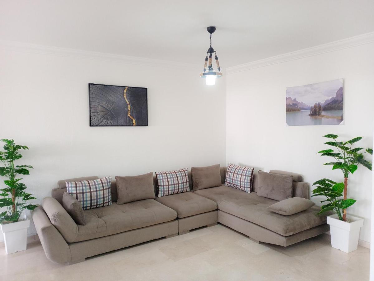 Amazing Appartement Au Centre Ville En Face Hilton & Gare Train De Tgv De Tanger エクステリア 写真