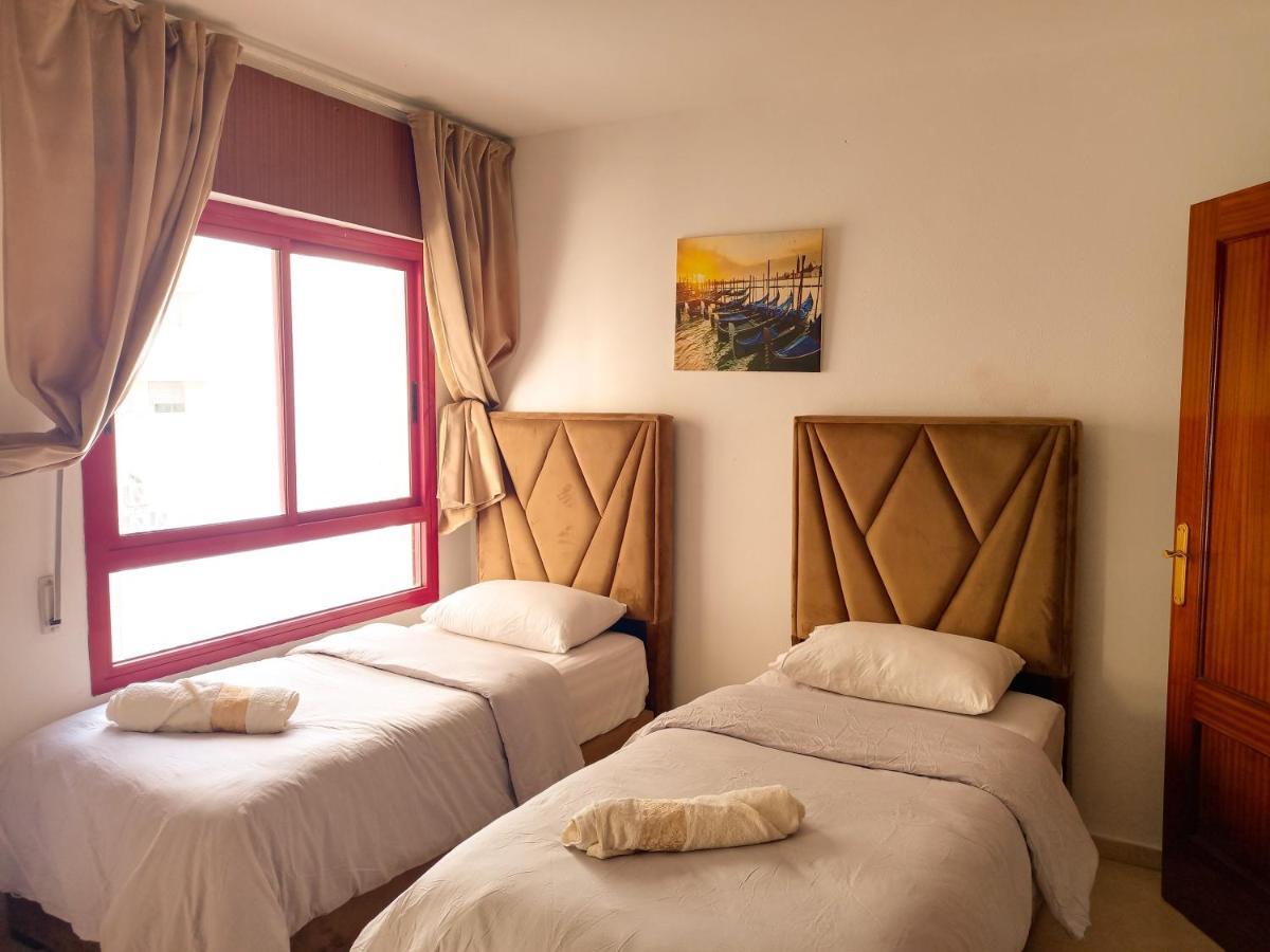 Amazing Appartement Au Centre Ville En Face Hilton & Gare Train De Tgv De Tanger エクステリア 写真