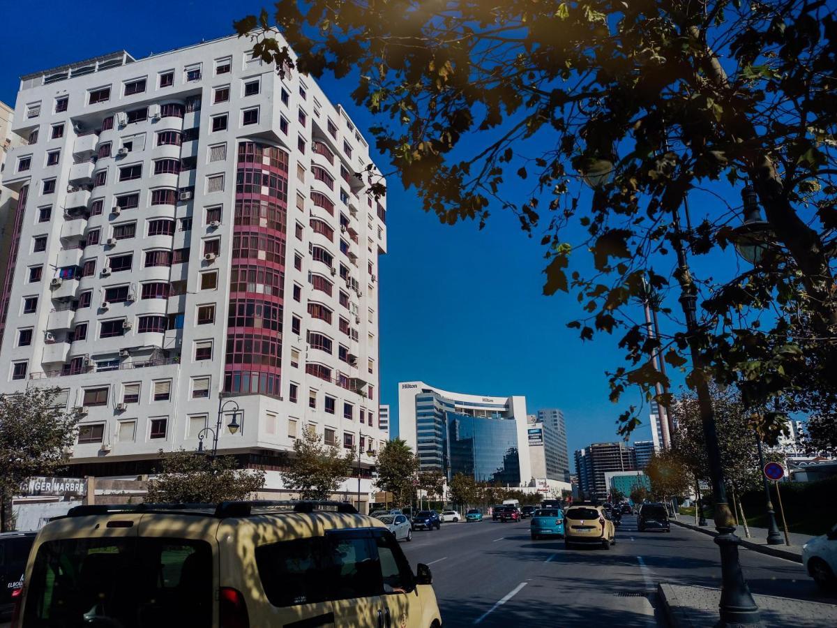 Amazing Appartement Au Centre Ville En Face Hilton & Gare Train De Tgv De Tanger エクステリア 写真