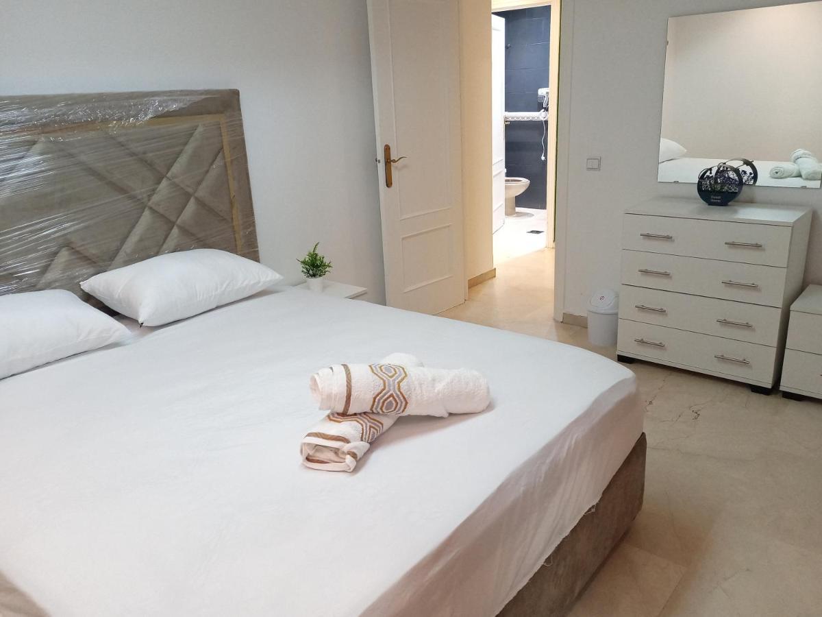 Amazing Appartement Au Centre Ville En Face Hilton & Gare Train De Tgv De Tanger エクステリア 写真