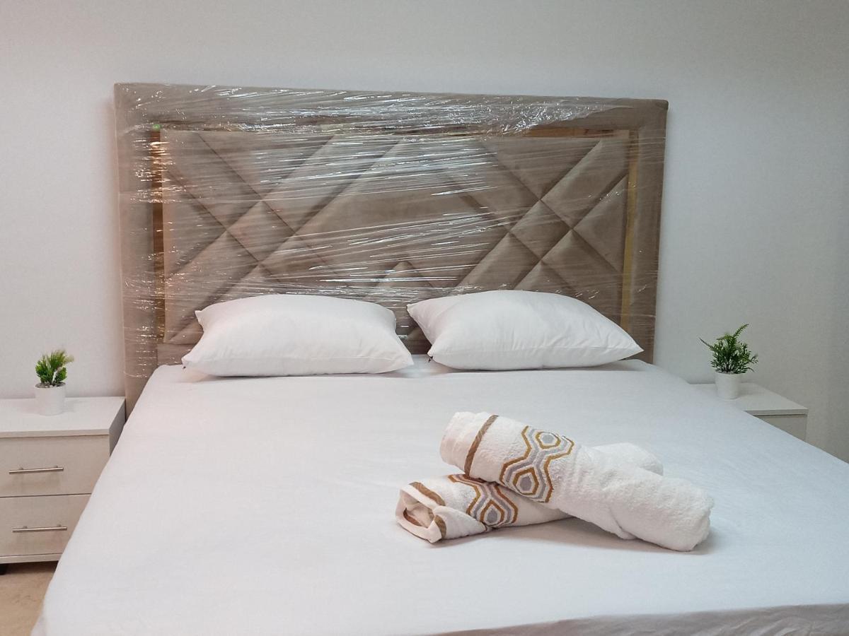 Amazing Appartement Au Centre Ville En Face Hilton & Gare Train De Tgv De Tanger エクステリア 写真