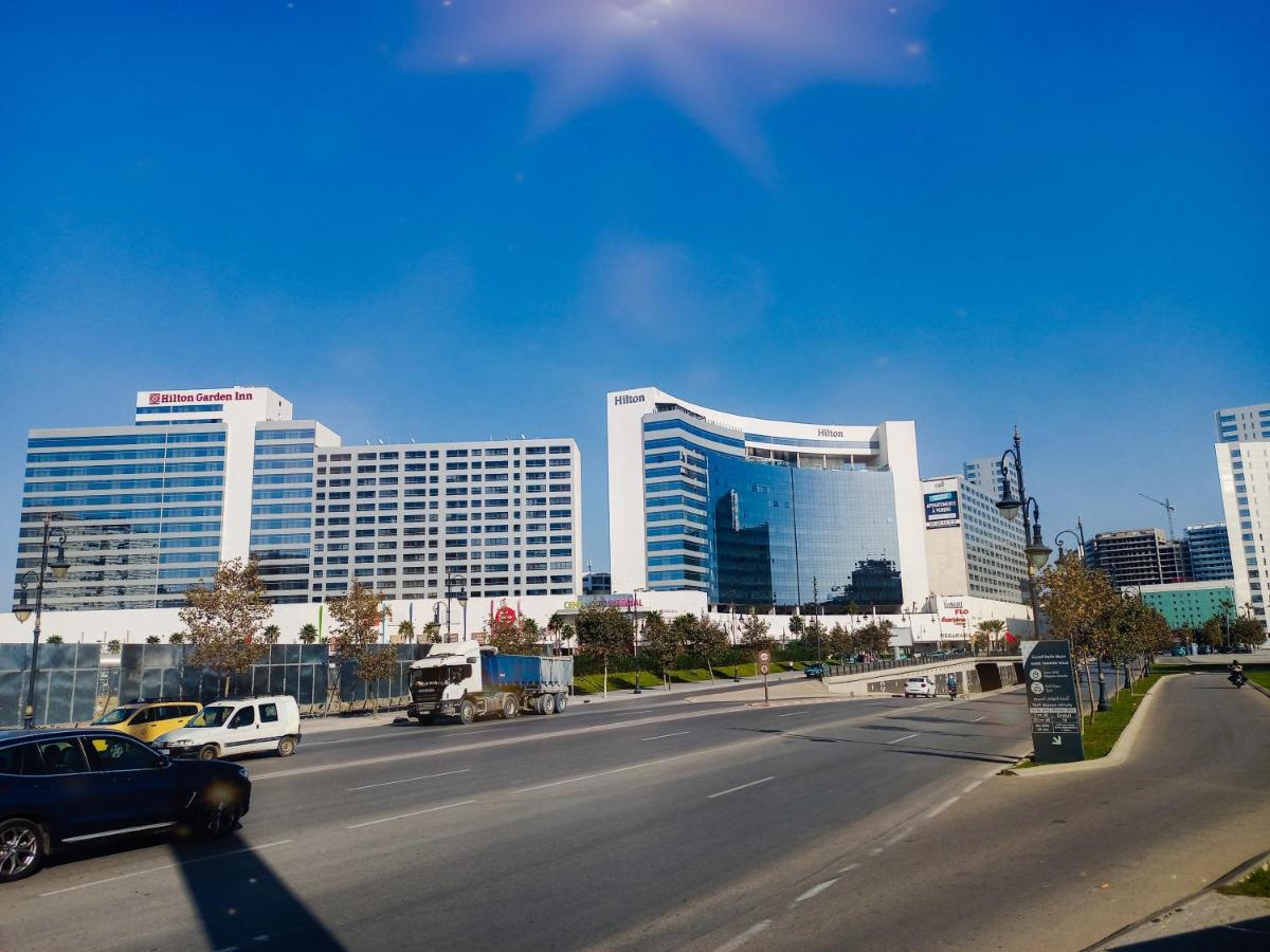 Amazing Appartement Au Centre Ville En Face Hilton & Gare Train De Tgv De Tanger エクステリア 写真